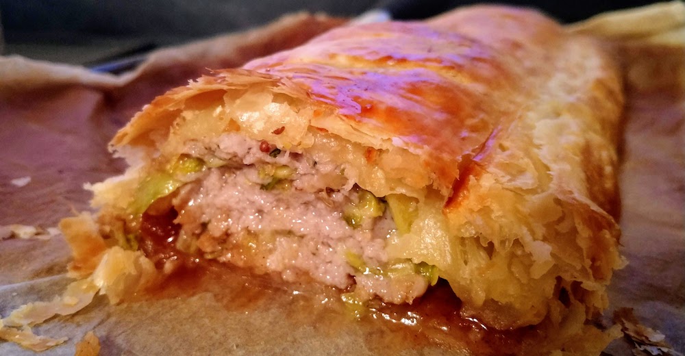 Ultimate guide to Christmas : Festive sausage roll!